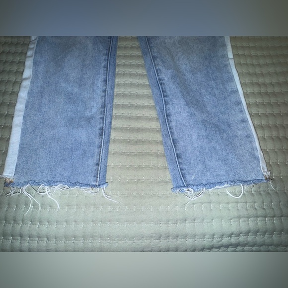 PacSun Blue Mom Jean Two Toned Frayed Hem Mid Rise  Size 27. VGUC - Picture 13 of 13